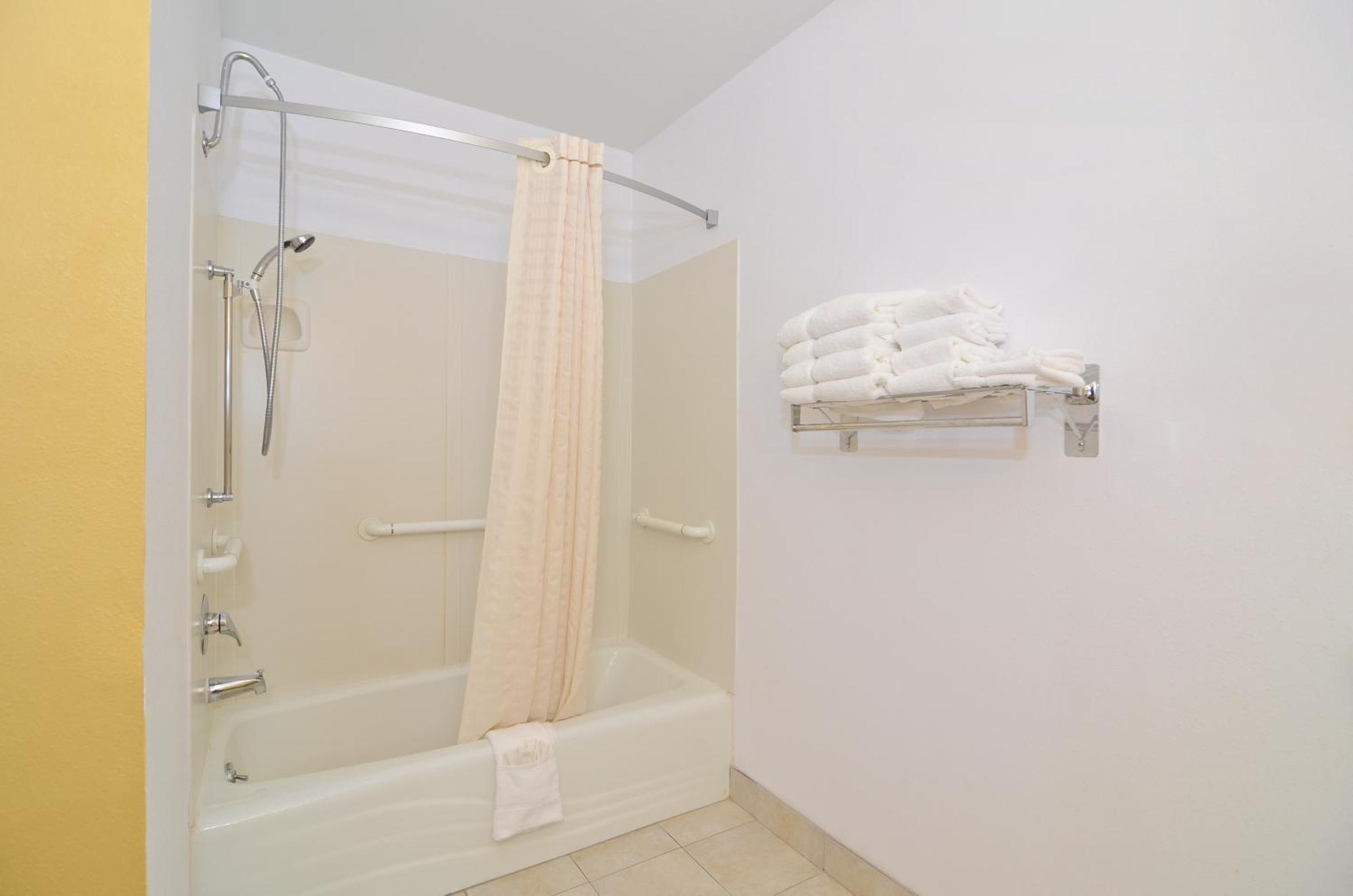 Americas Best Value Inn Iola Zimmer foto